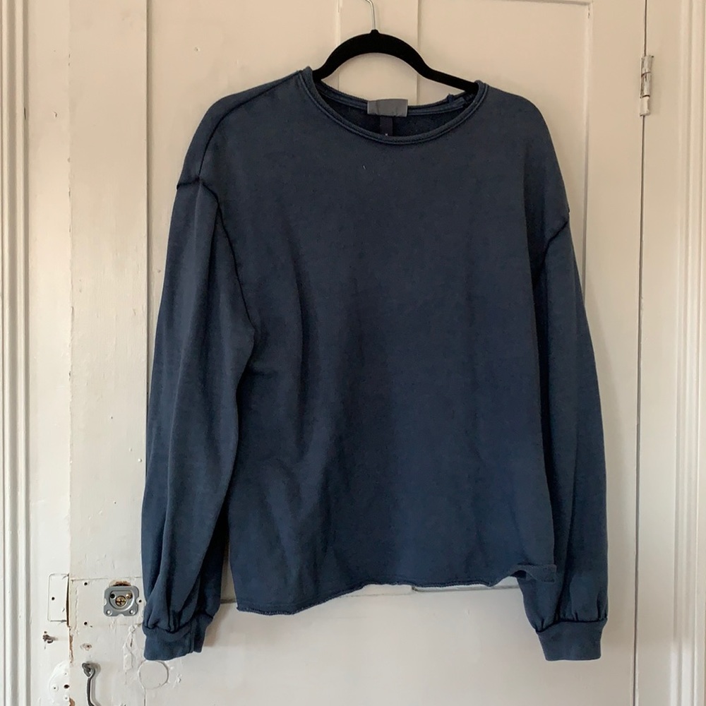 Cropped Sweatshirt/Sweater